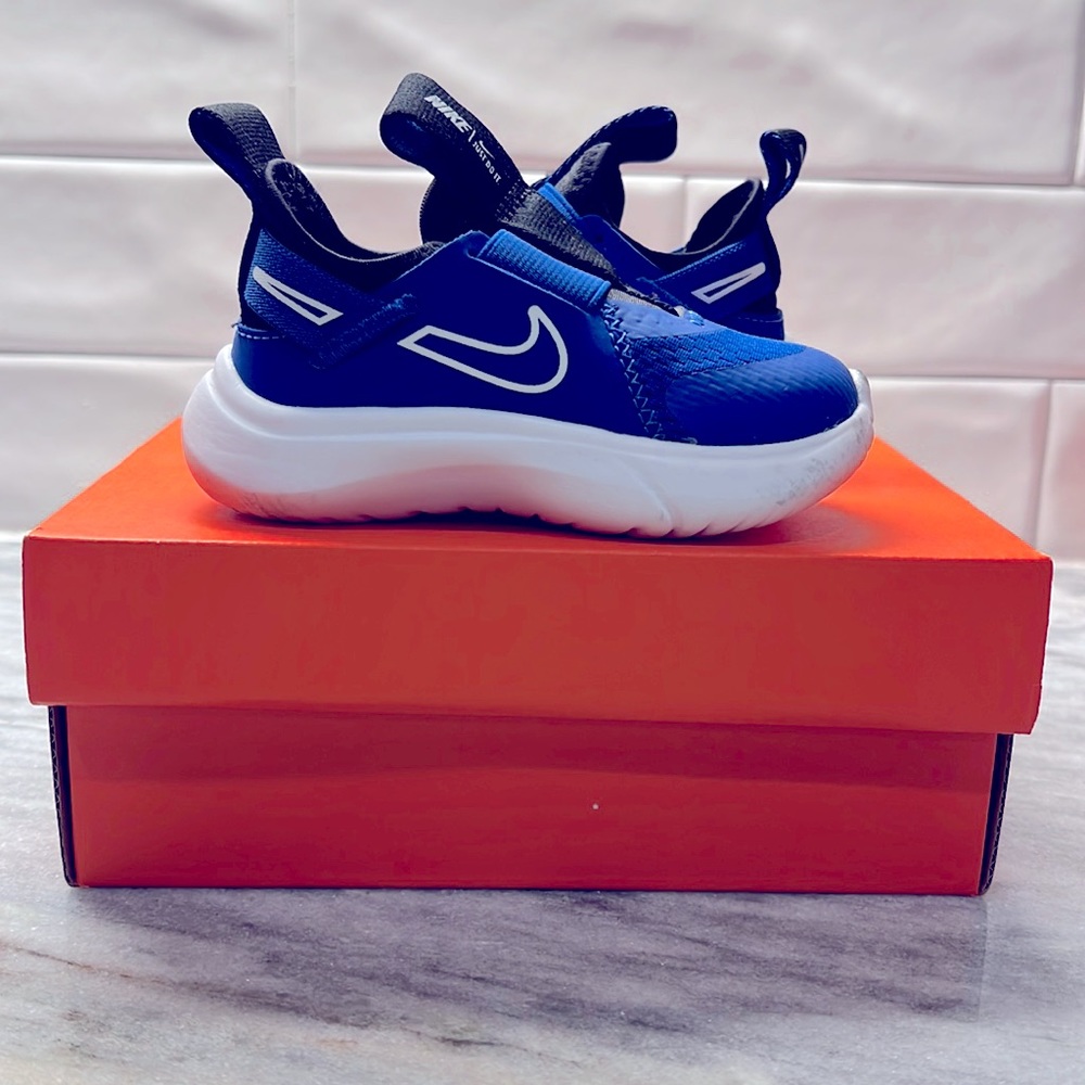 Nike Flex Plus Walker Size 5 Shoes